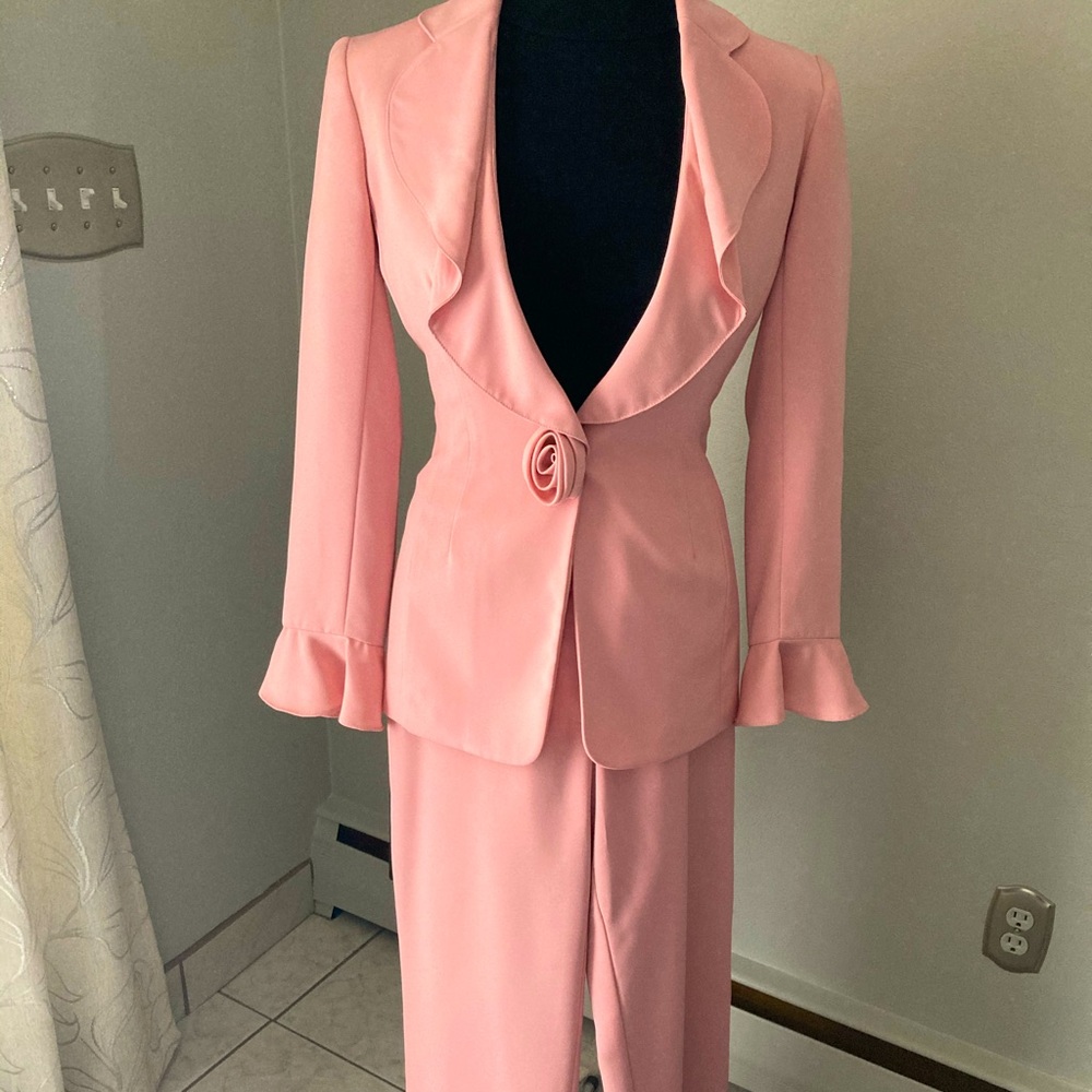 Moda International 2pc. Suit sz.2